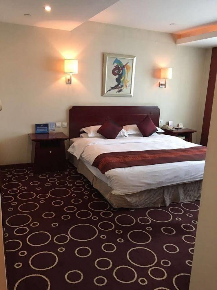 Beijing Spring Hotel Экстерьер фото