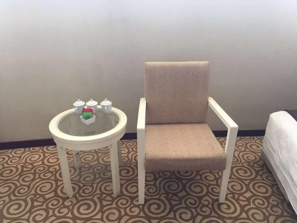 Beijing Spring Hotel Экстерьер фото