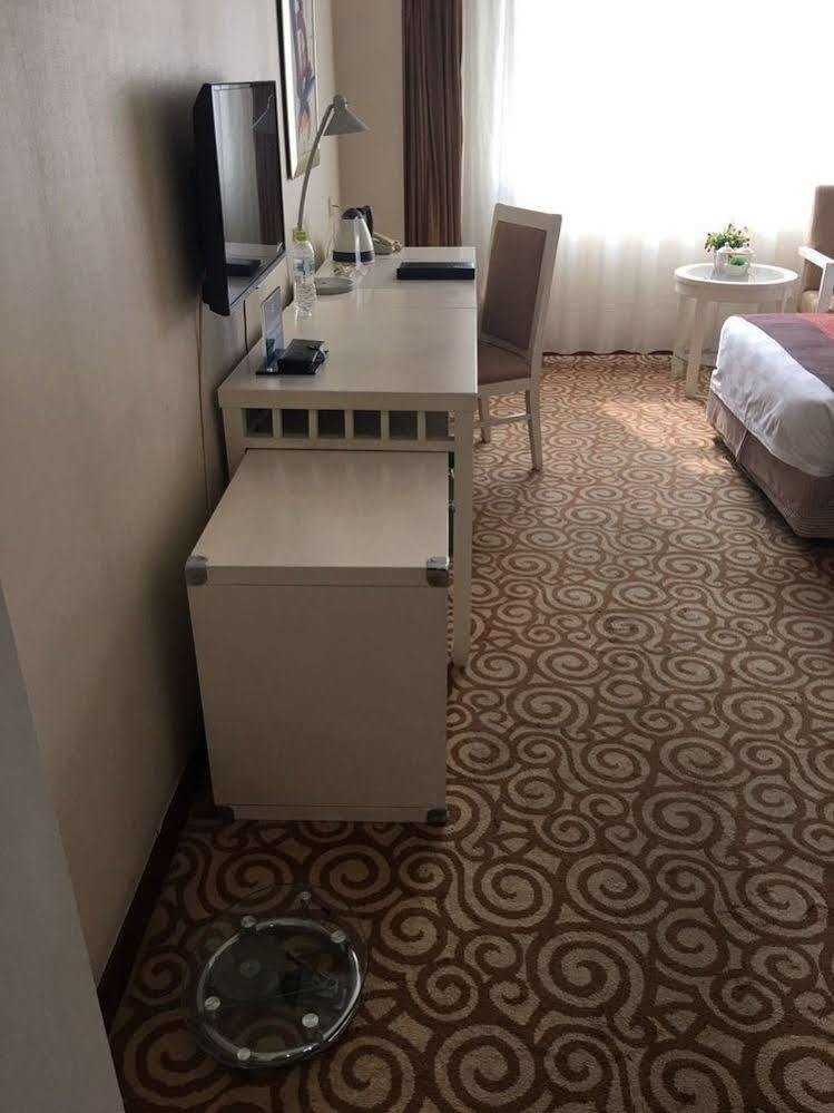 Beijing Spring Hotel Экстерьер фото